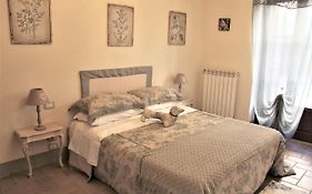 CASALE e GIARDINO a 10 minuti da SIENA